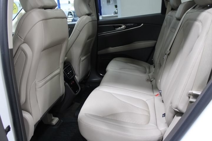 Used 2022 Lincoln Nautilus Reserve AWD/4WD image 25