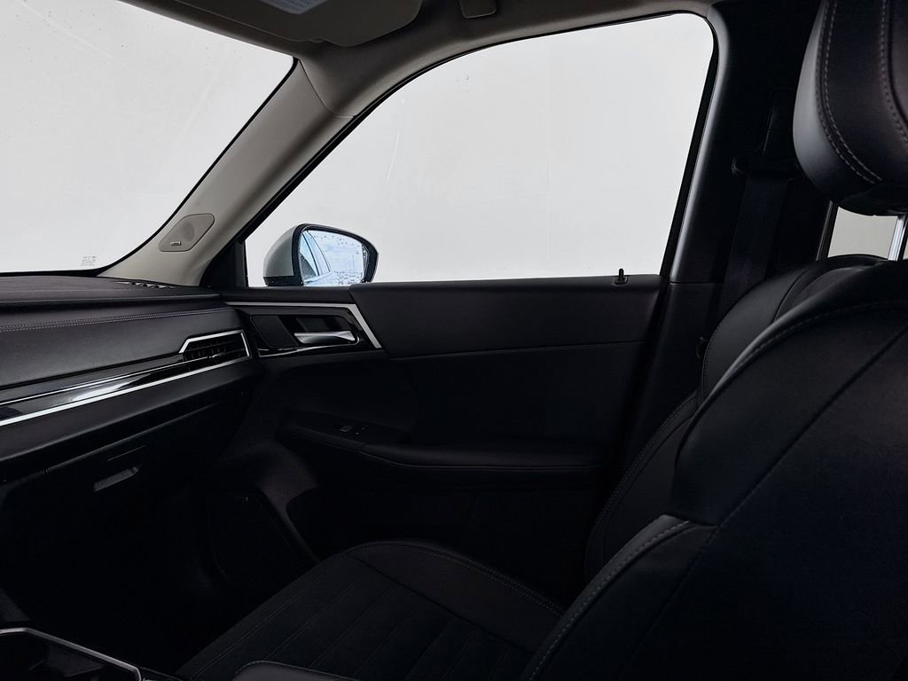 Used 2025 Mitsubishi Outlander SE image 25