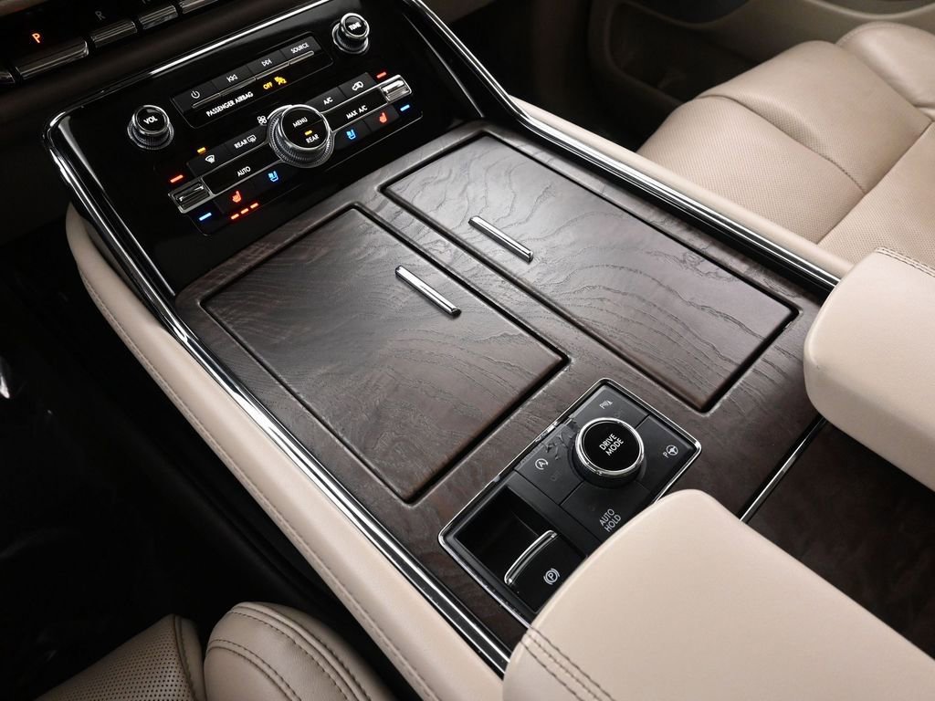 Used 2021 Lincoln Navigator L Reserve w/ Luxury Package image 40