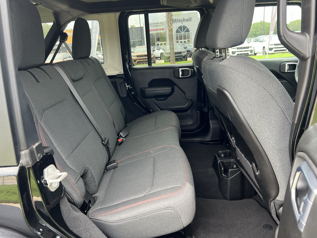 Certified 2025 Jeep Wrangler Unlimited Rubicon w/ Convenience Group AWD/4WD image 12
