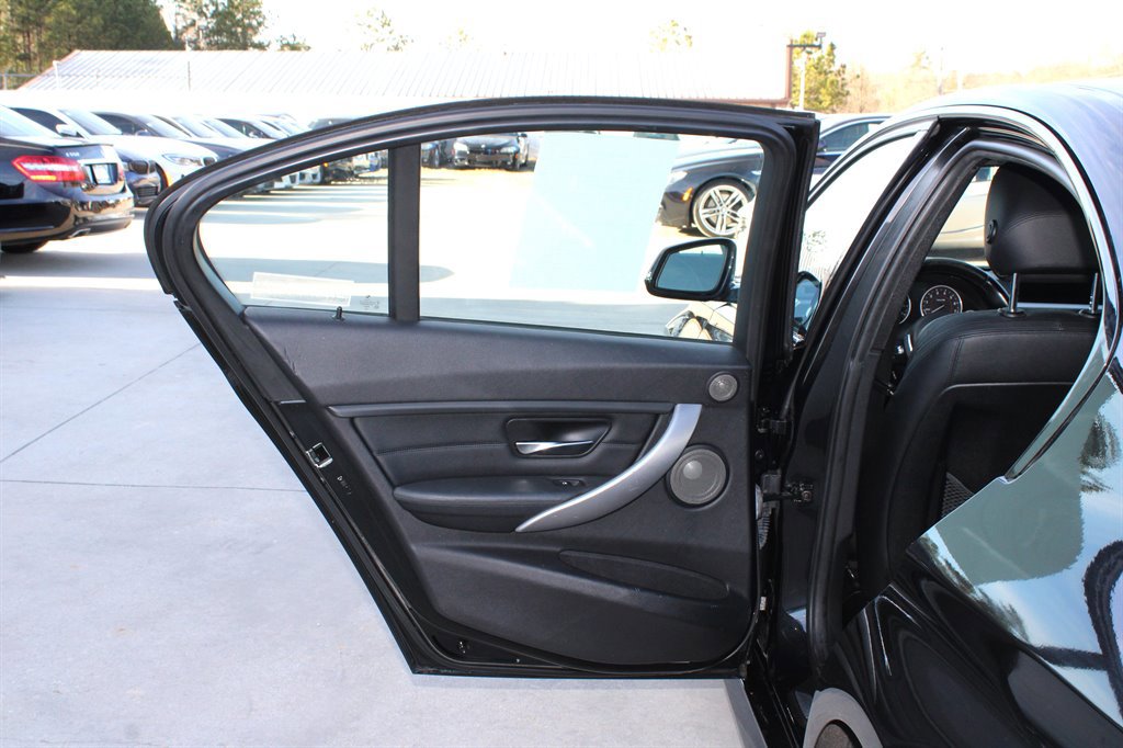 Used 2013 BMW 335i xDrive Sedan AWD/4WD image 32