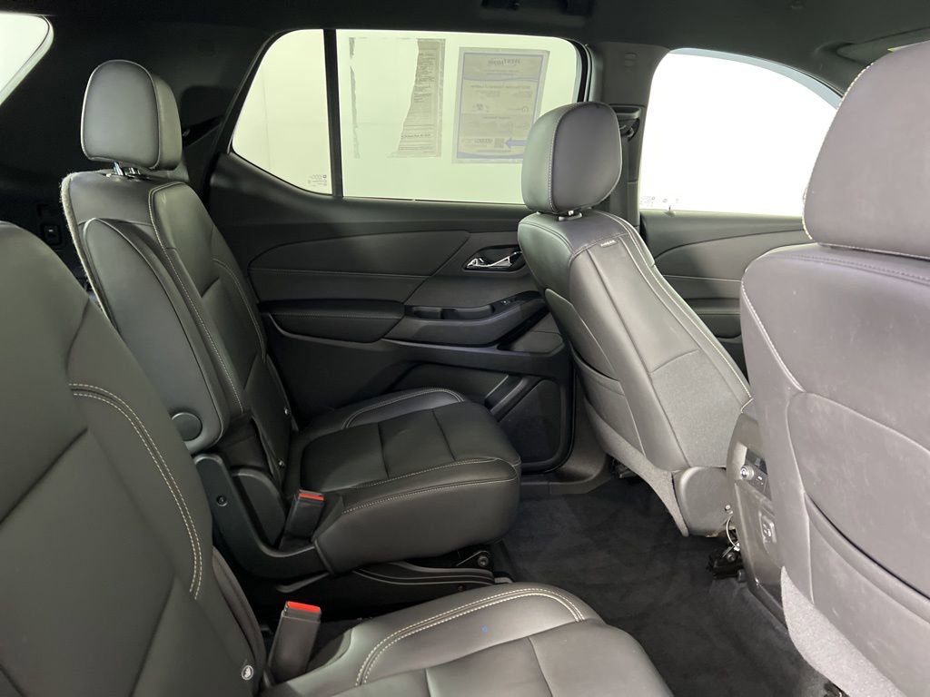 Used 2023 Chevrolet Traverse LT w/ LPO, Floor Liner Package AWD/4WD image 21
