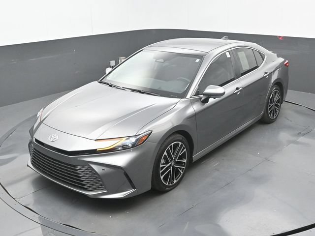 Used 2026 Toyota Camry XLE w/ Premium Plus Package FWD image 30