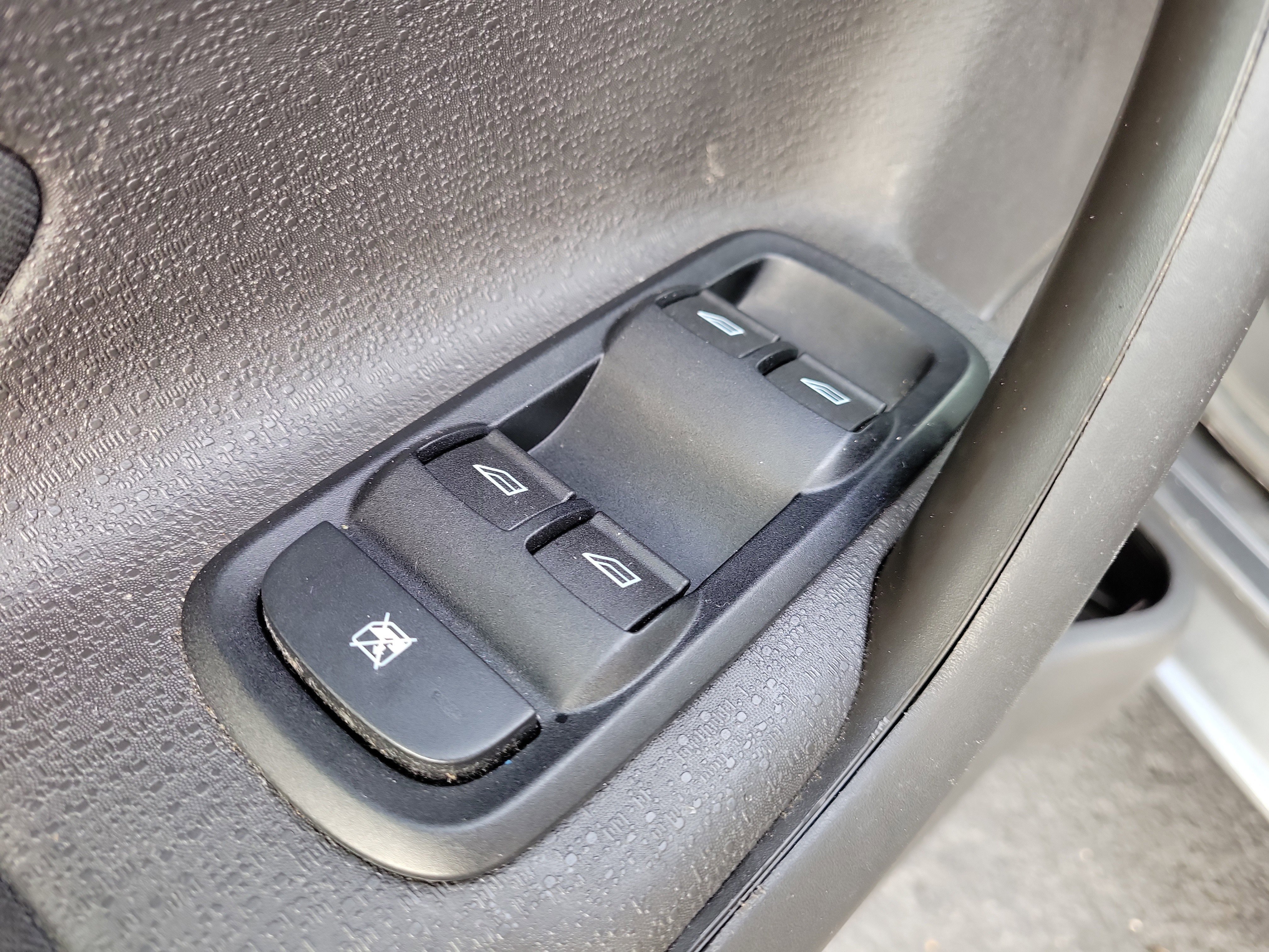 Used 2015 Ford Fiesta SE image 16