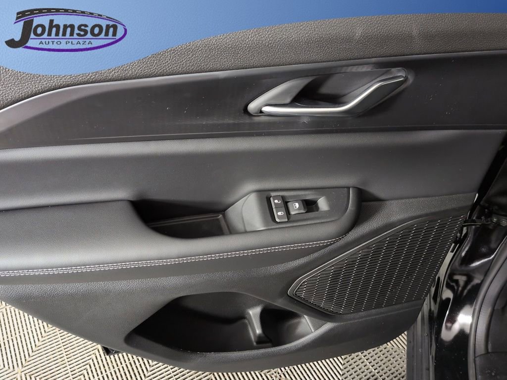 New 2025 Jeep Grand Cherokee Altitude image 1