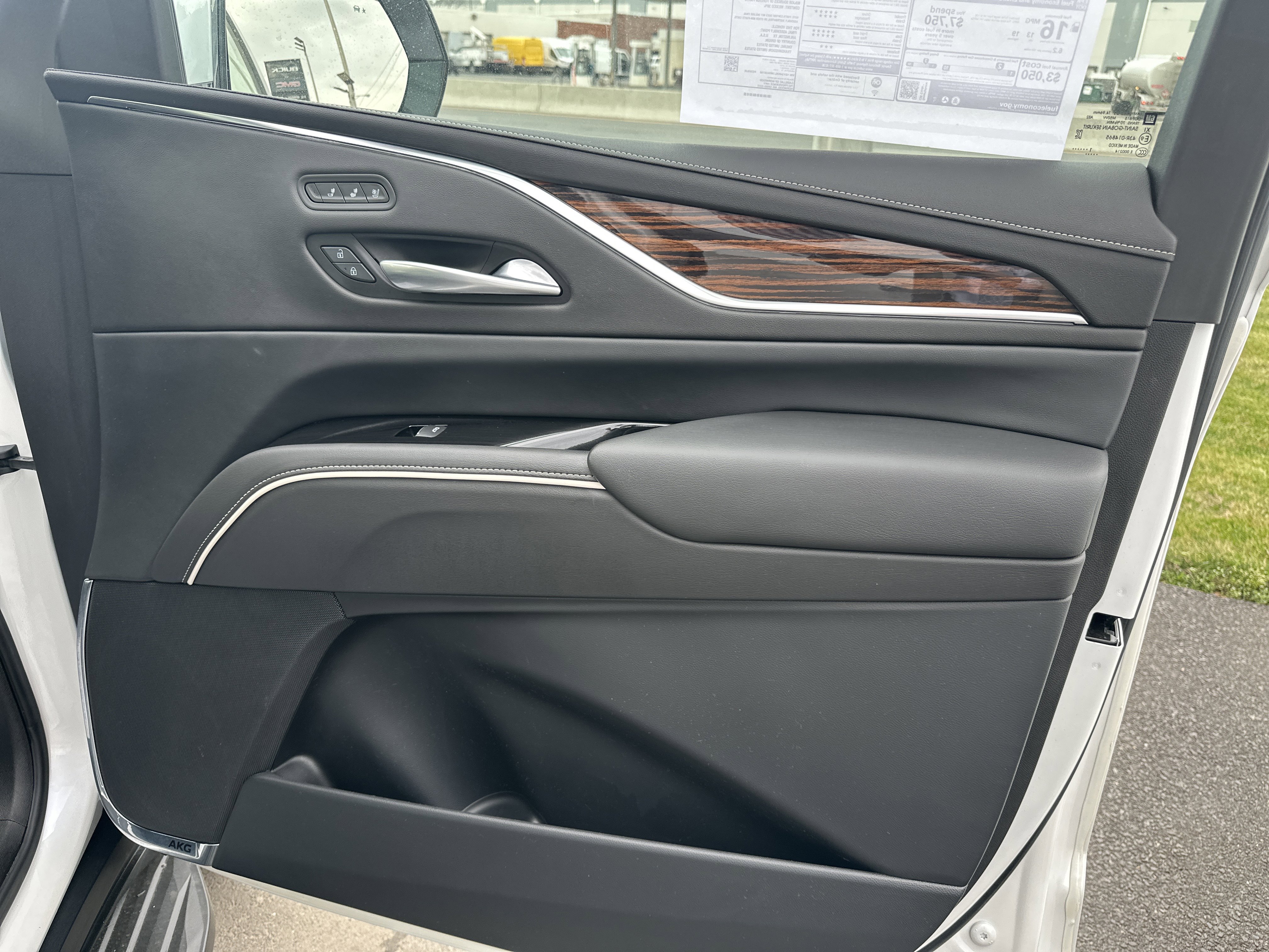 Certified 2021 Cadillac Escalade ESV Premium Luxury image 13