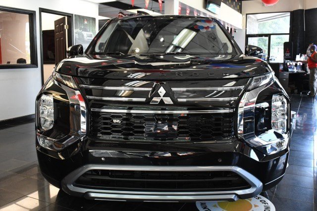 New 2026 Mitsubishi Outlander SE AWD/4WD image 2