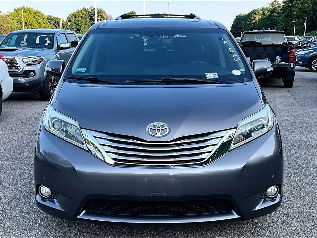 Used 2017 Toyota Sienna Limited Premium w/ Preferred Accessory Package AWD/4WD image 2