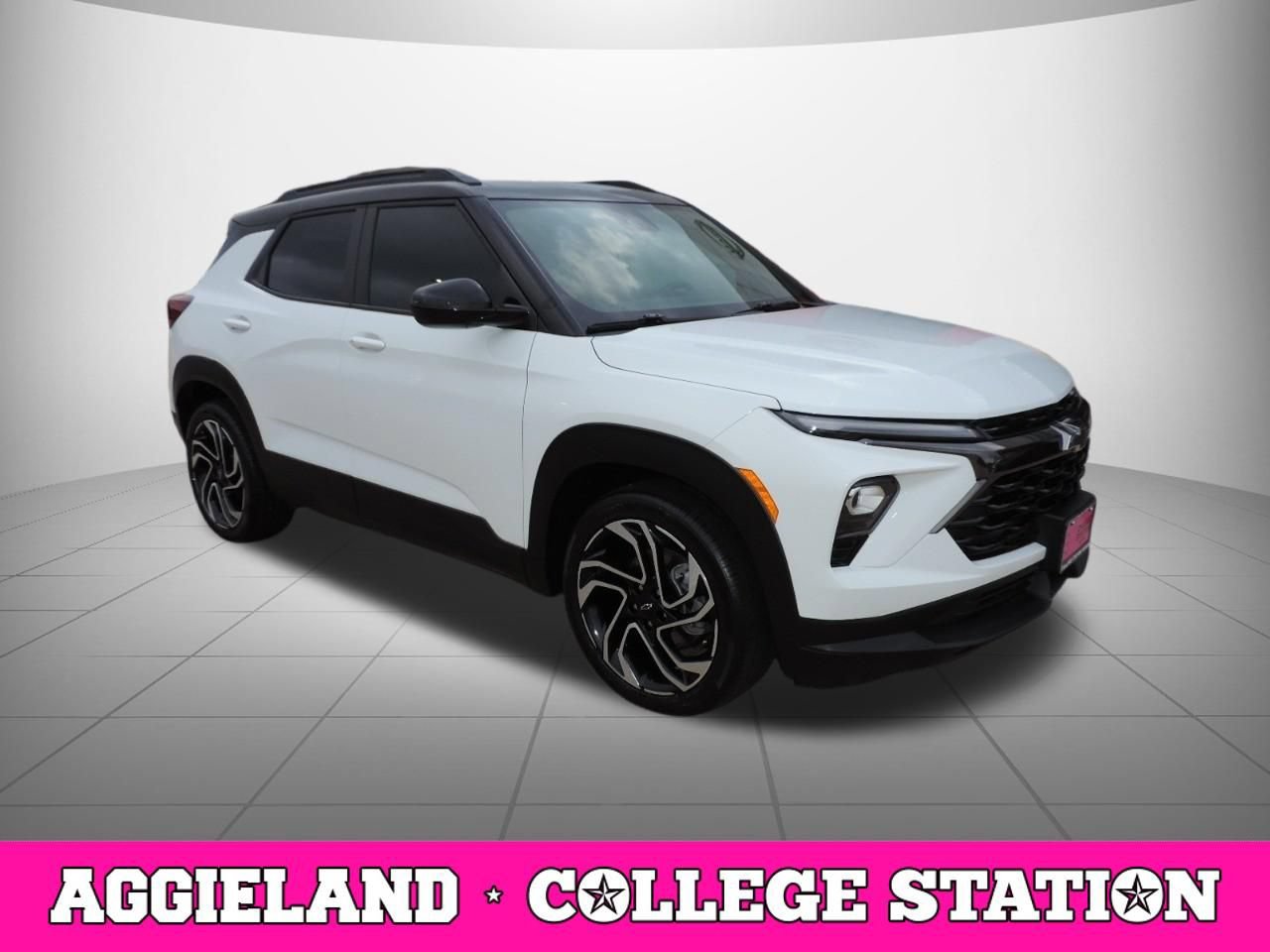 Used 2024 Chevrolet TrailBlazer RS w/ Driver Confidence Package FWD image 3