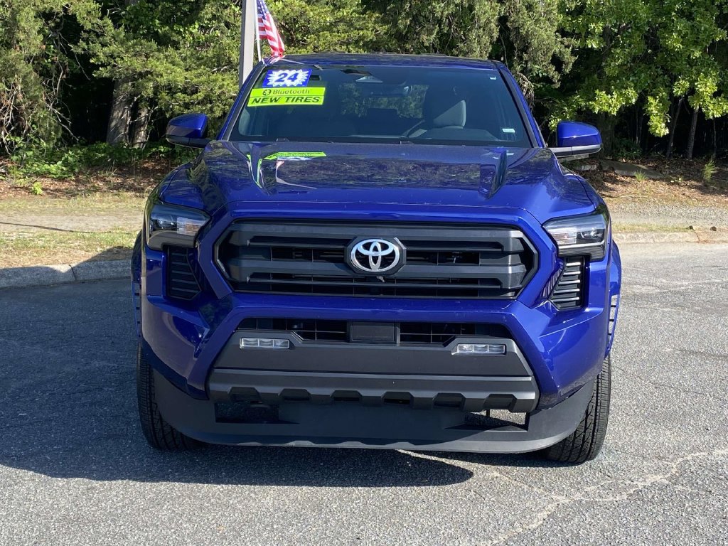Used 2024 Toyota Tacoma SR5 RWD image 7