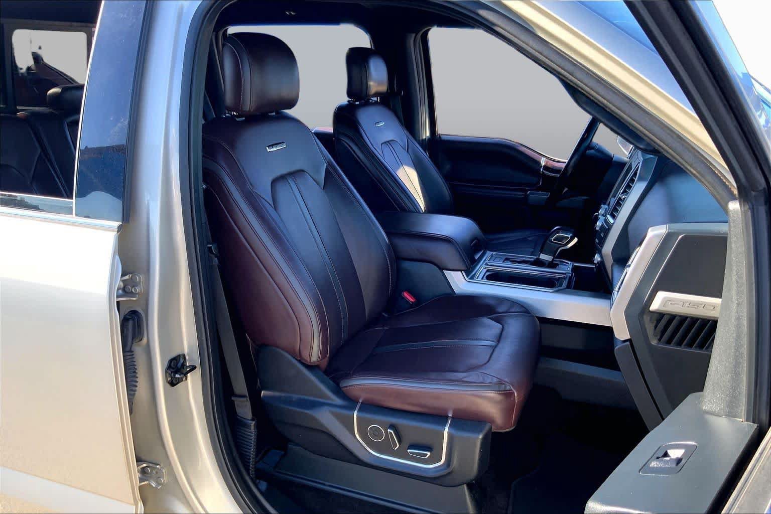 Used 2017 Ford F150 Platinum w/ Equipment Group 701A Luxury AWD/4WD image 9
