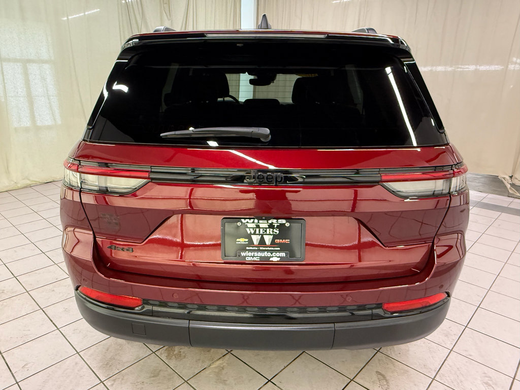 Used 2024 Jeep Grand Cherokee Altitude image 6