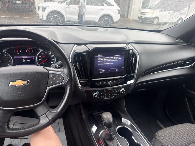 Used 2022 Chevrolet Traverse LT FWD image 12