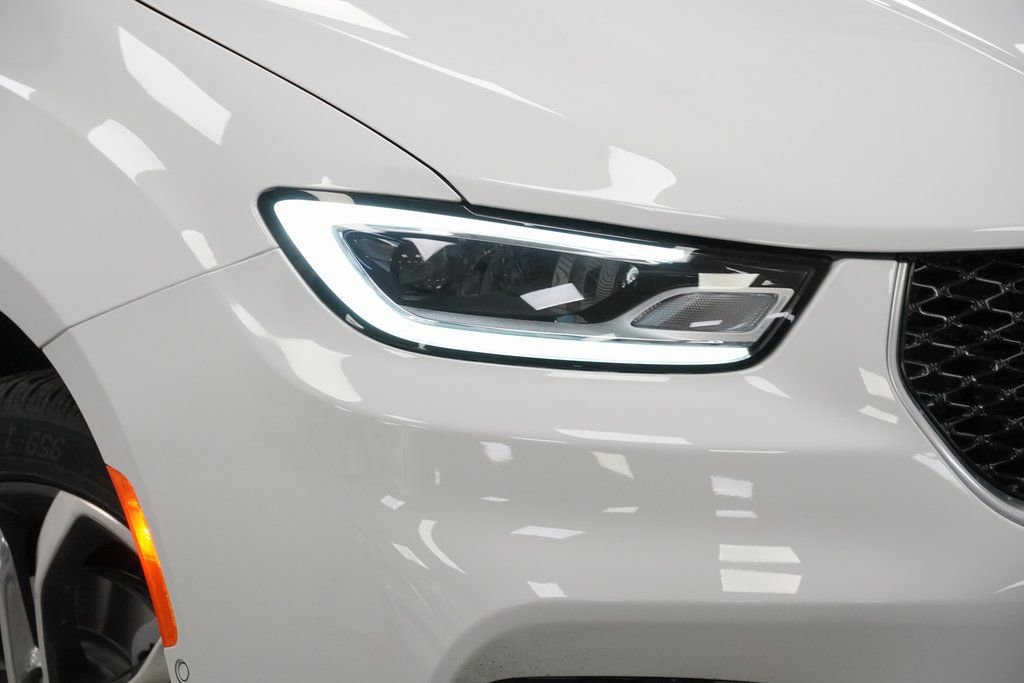 New 2026 Chrysler Pacifica Pinnacle image 5
