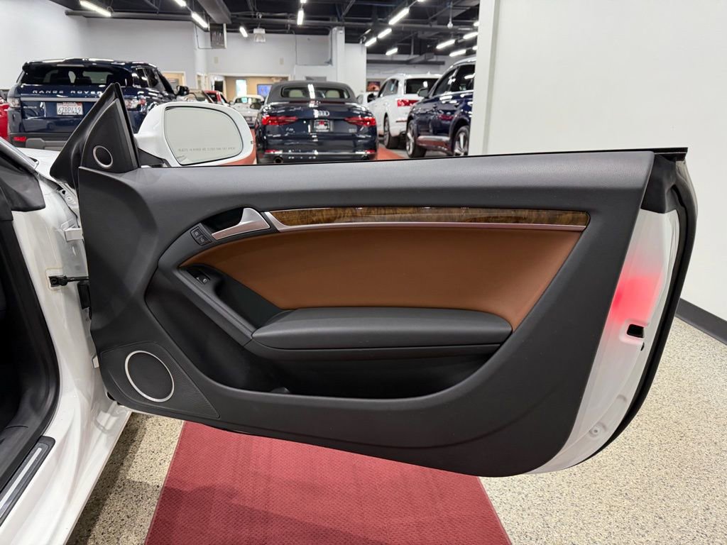 Used 2010 Audi A5 2.0T Premium image 32