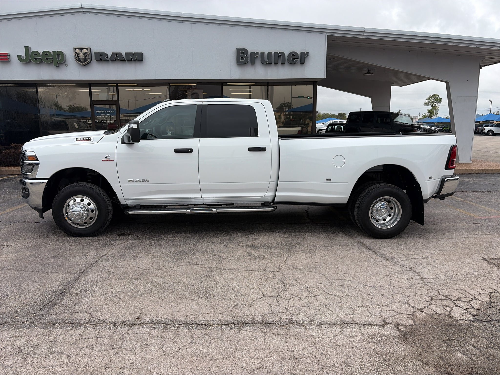 New 2027 RAM 3500 Lone Star AWD/4WD image 16