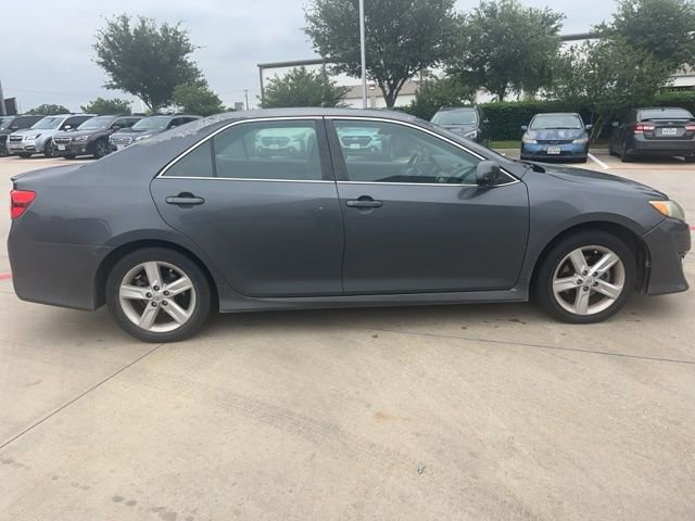 Used 2012 Toyota Camry SE FWD image 2