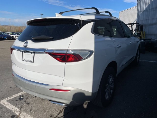 Used 2023 Buick Enclave Essence image 5