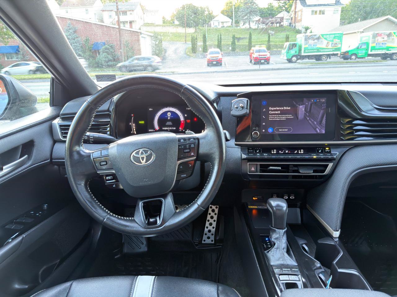 Used 2025 Toyota Camry SE w/ Convenience Package FWD image 19