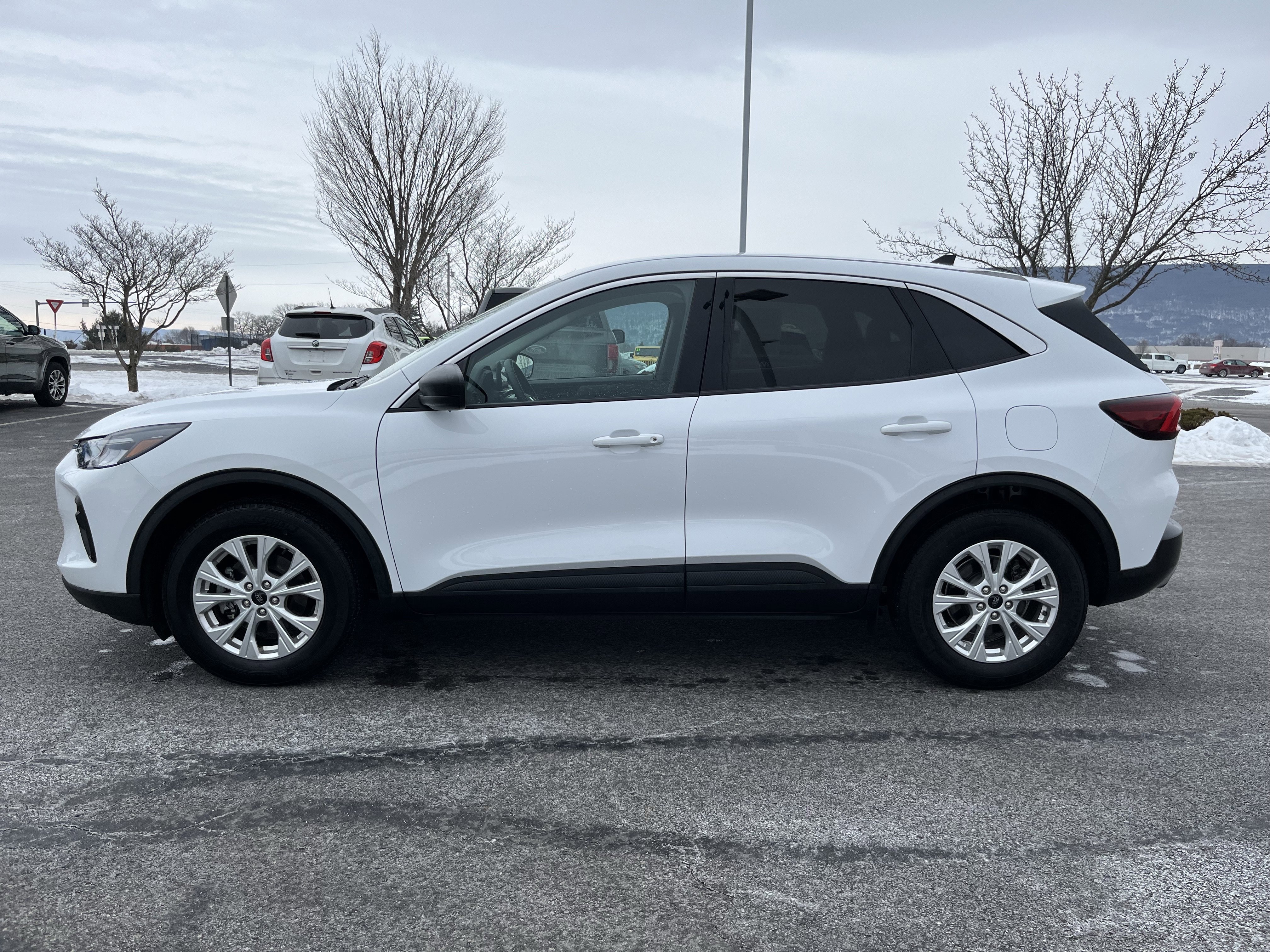 Used 2024 Ford Escape Active w/ Cold Weather Package image 8