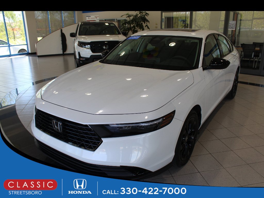 Certified 2025 Honda Accord SE image 1