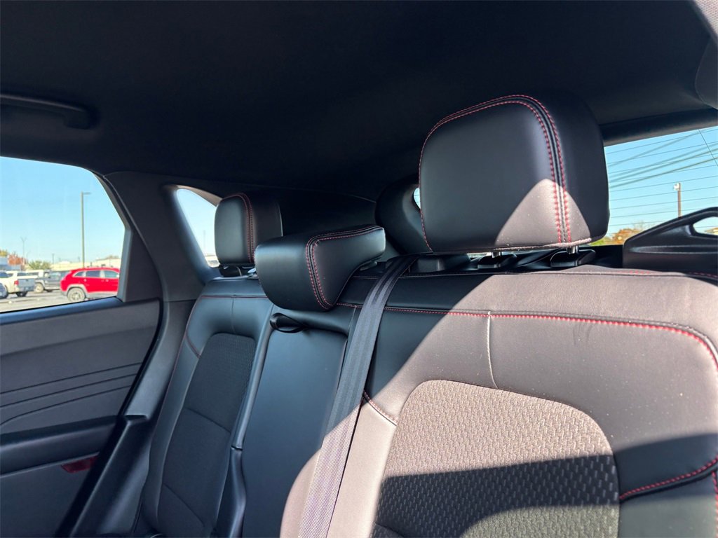 Used 2025 Ford Escape ST-Line image 32