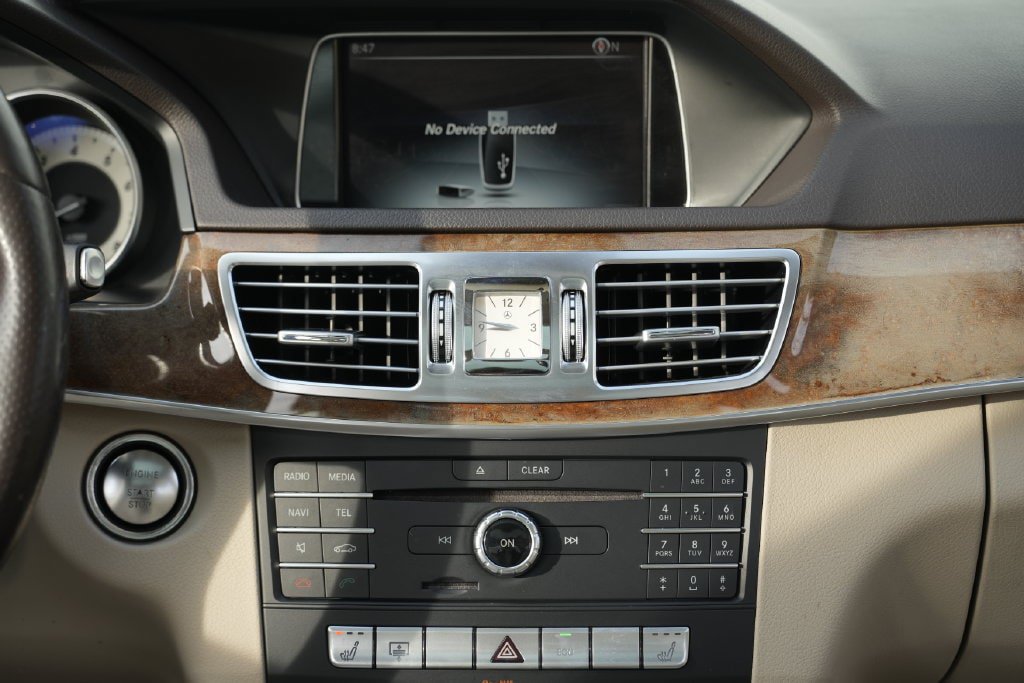 Used 2016 Mercedes-Benz E 350 4MATIC Sedan image 46