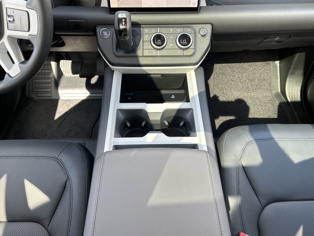 New 2025 Land Rover Defender 130 S image 23