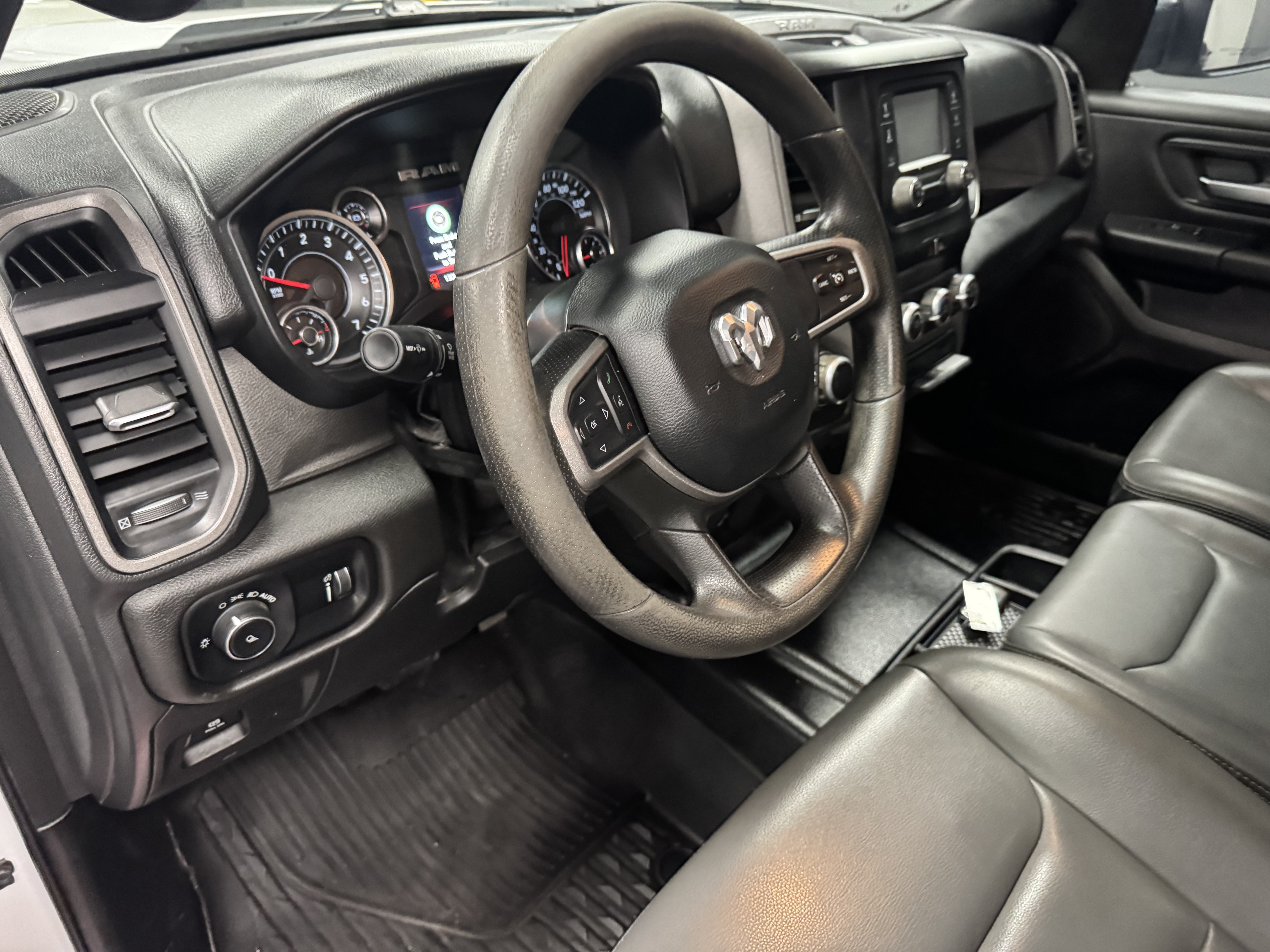 Used 2022 RAM 1500 Tradesman w/ Level 1 Safety Group AWD/4WD image 9