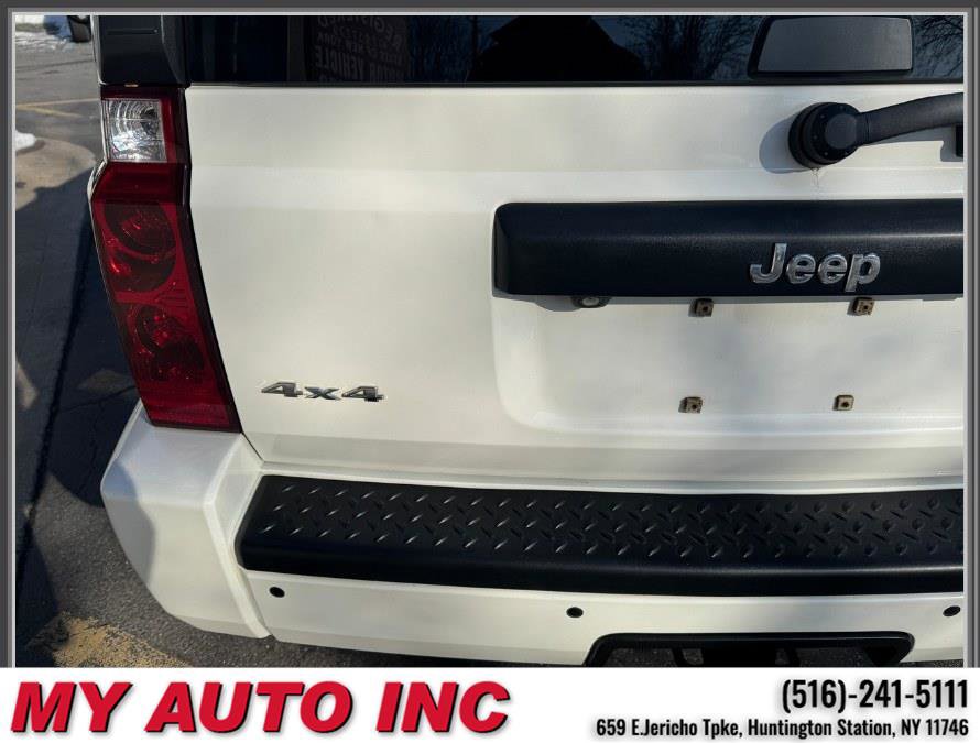 Used 2010 Jeep Commander Sport w/ Sun/Sound Group image 37