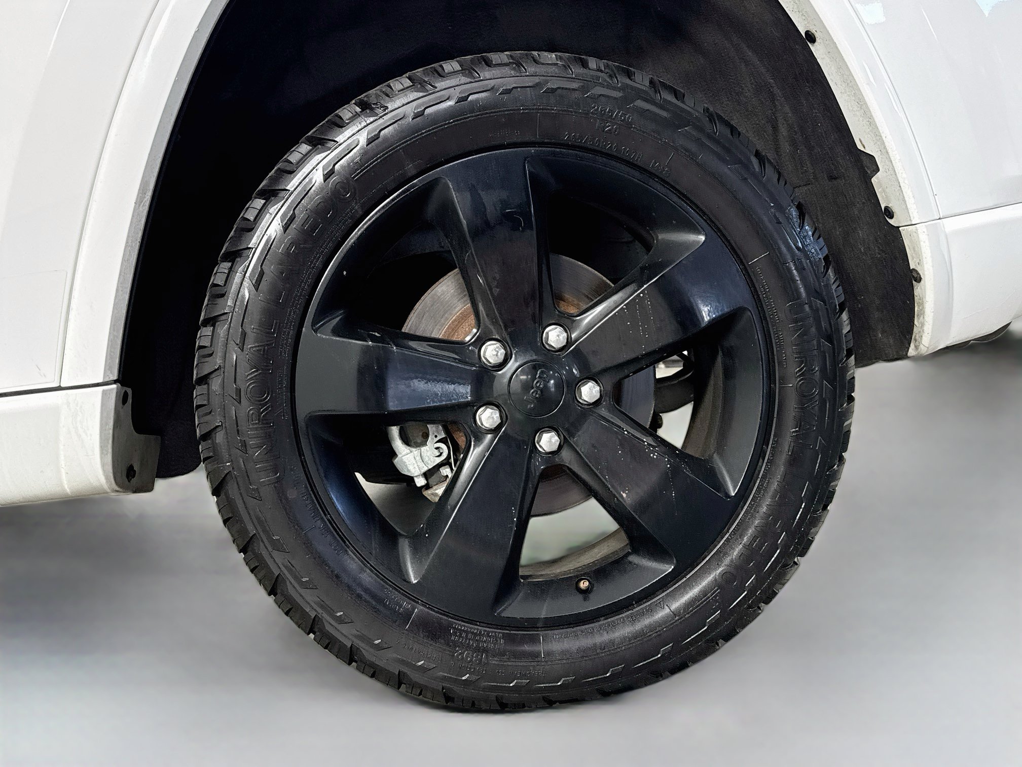 Used 2015 Jeep Grand Cherokee Altitude AWD/4WD image 33
