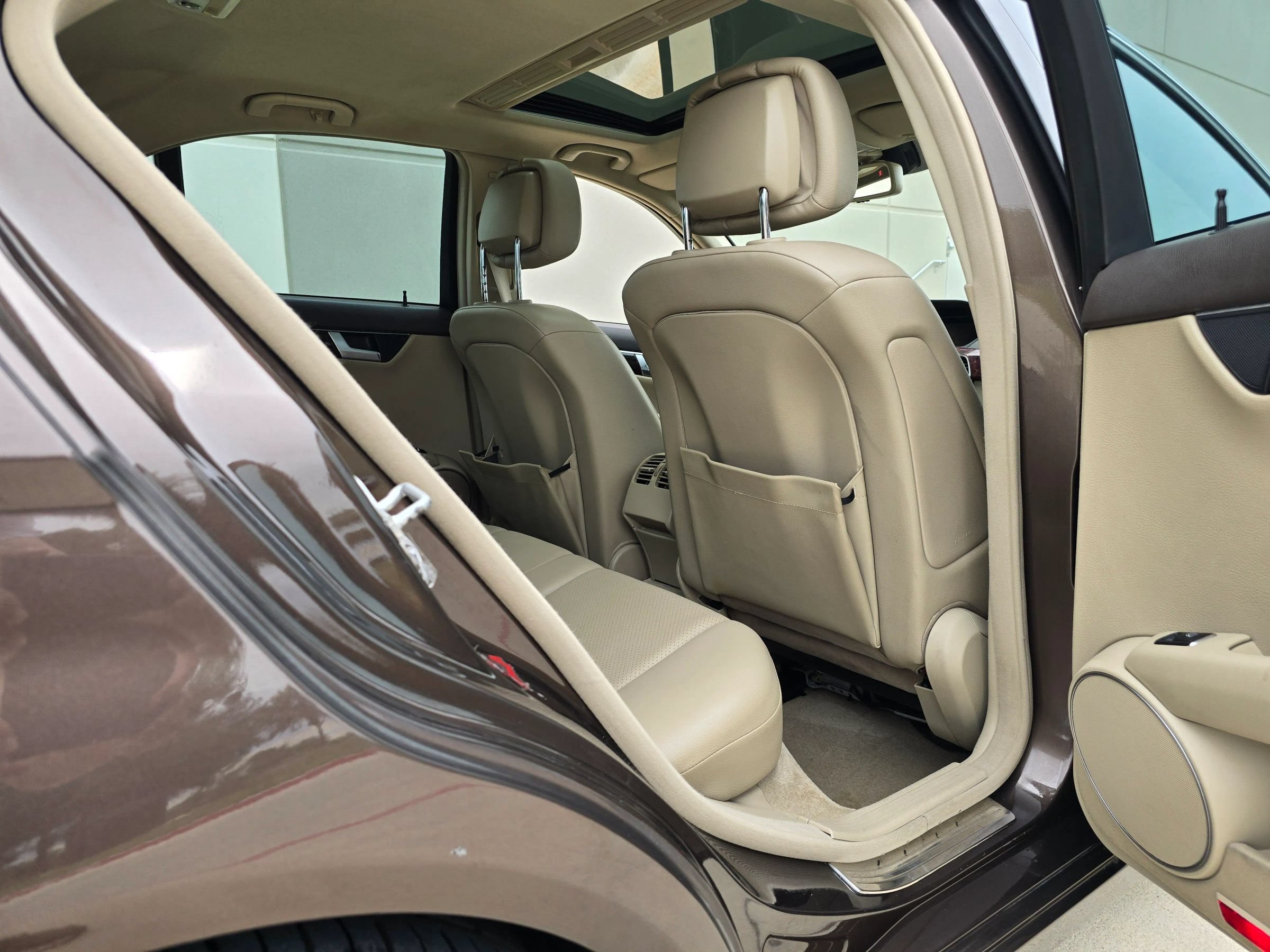 Used 2013 Mercedes-Benz C 250 Sedan image 36