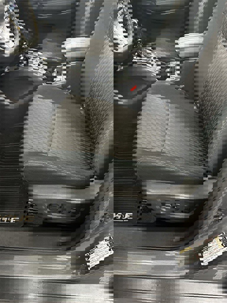 Used 2018 Nissan Rogue SV w/ Sun & Sound Touring Package image 14