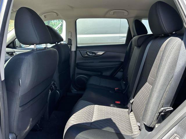 Used 2018 Nissan Rogue S w/ S Value Package AWD/4WD image 10