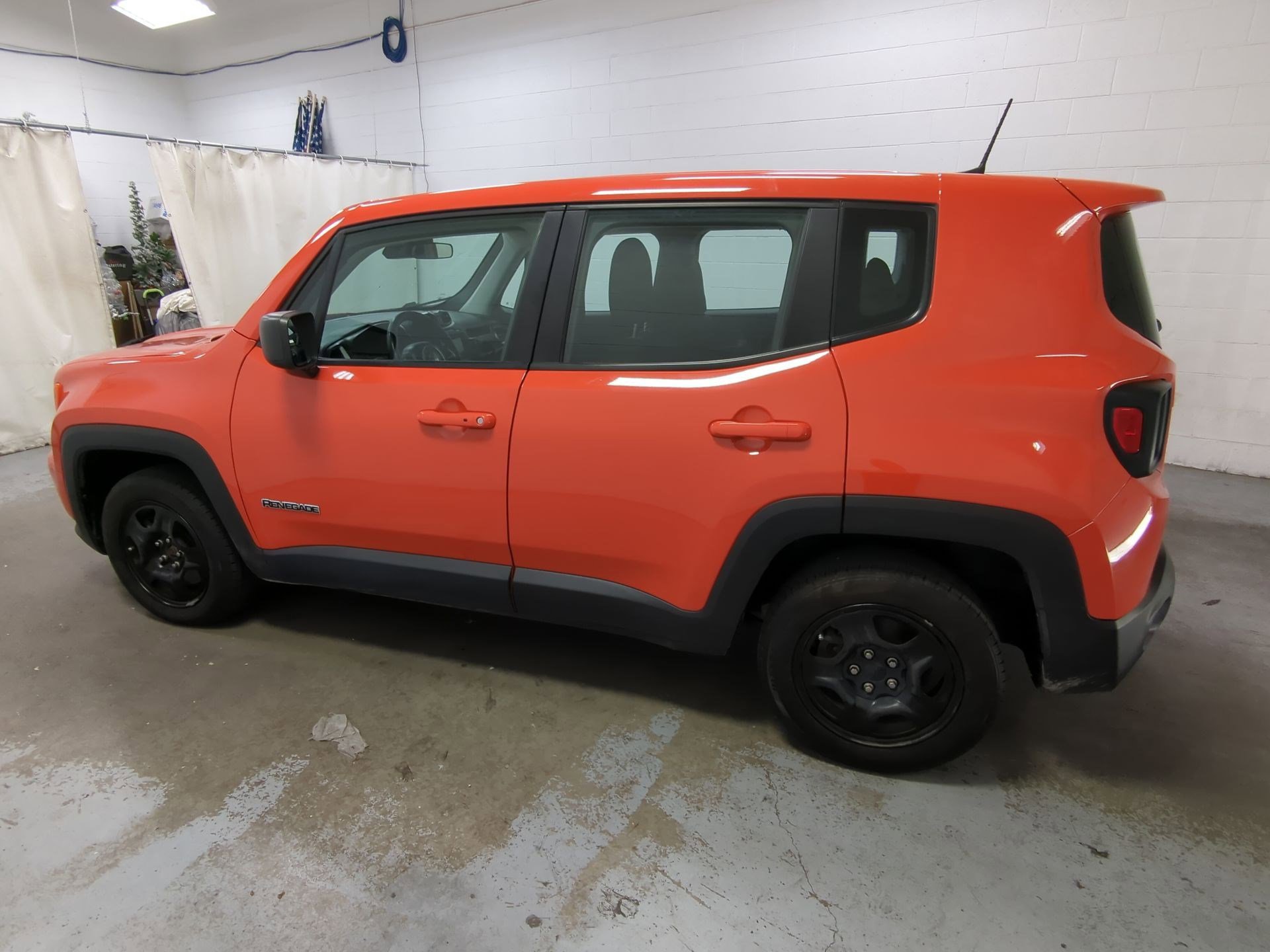 Used 2019 Jeep Renegade Sport w/ UConnect 7.0 Group image 9