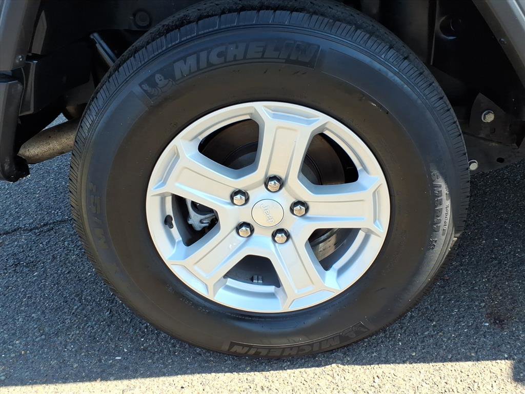 Used 2021 Jeep Wrangler Sport image 9