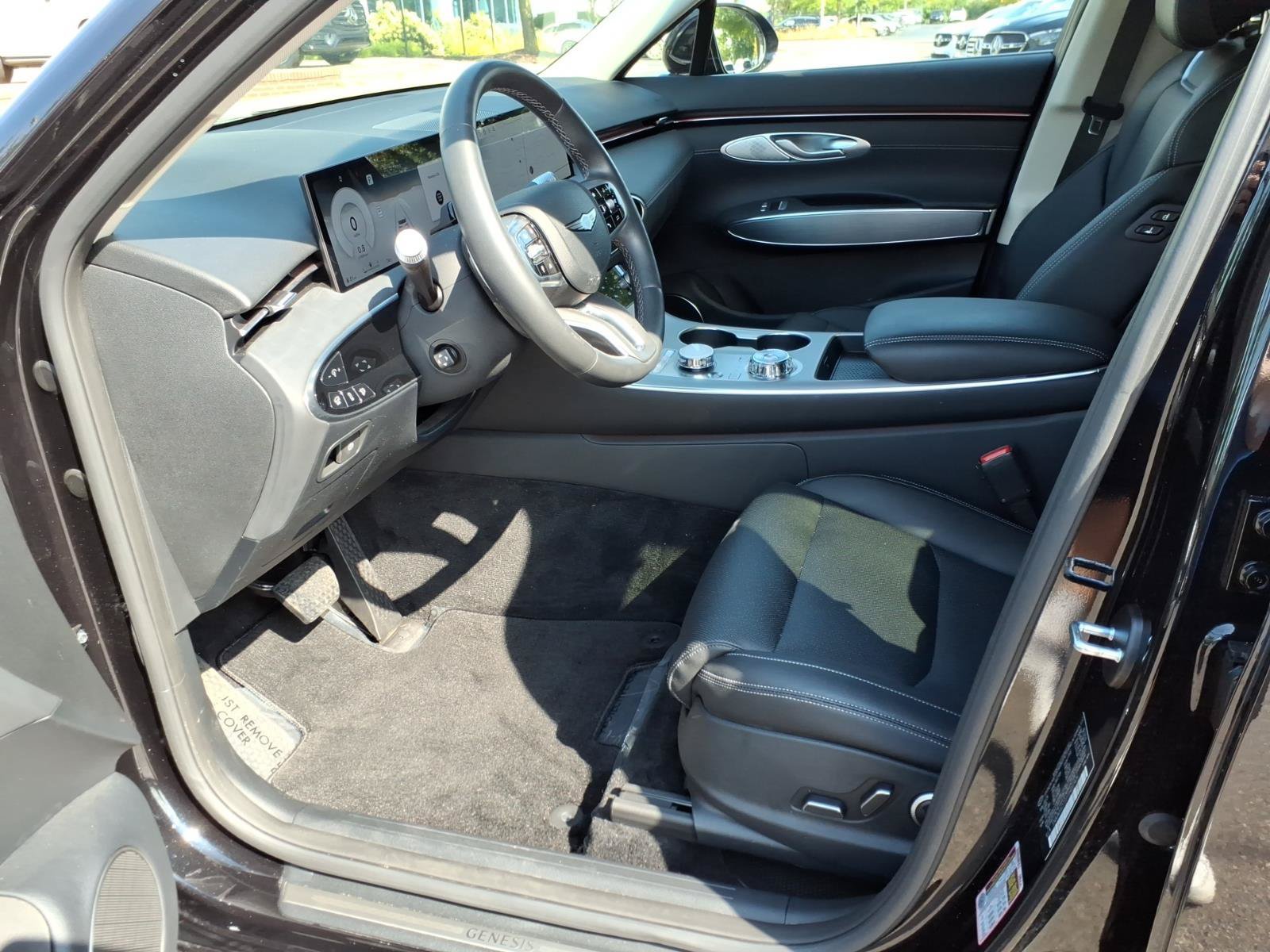 Used 2026 Genesis GV70 2.5T Select AWD/4WD image 11