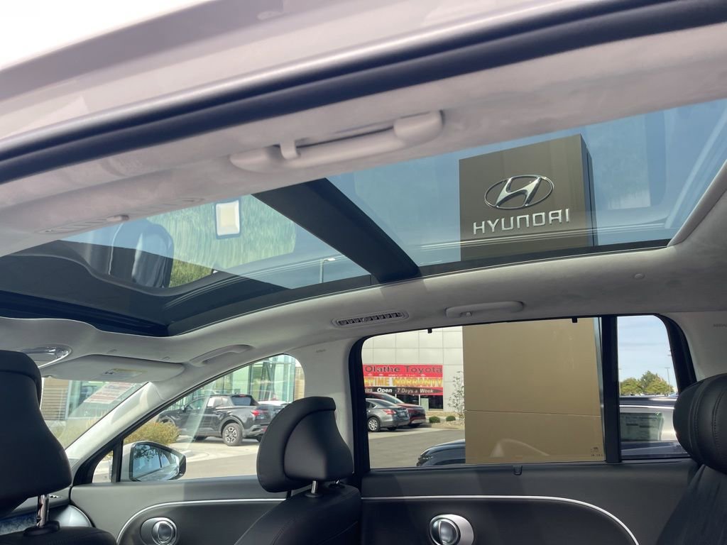 New 2026 Hyundai Ioniq 9 Calligraphy image 17