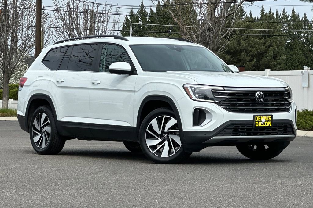 Used 2024 Volkswagen Atlas SE AWD/4WD image 2