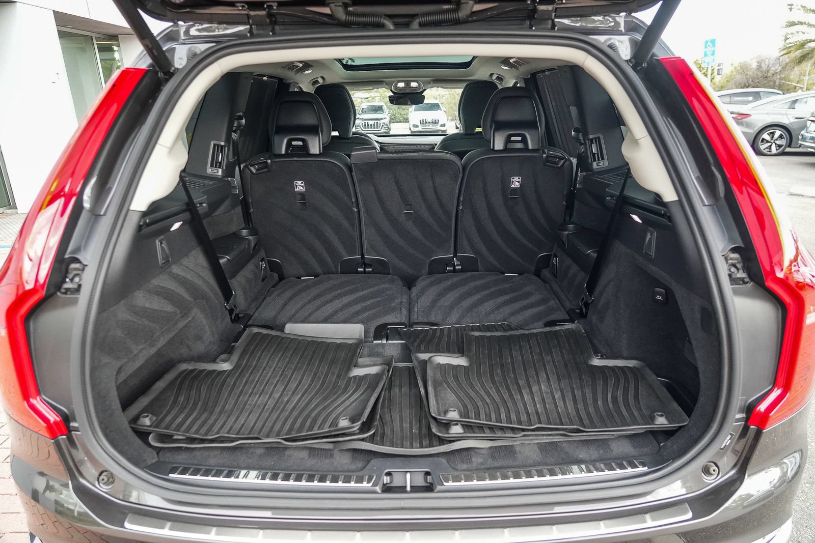Used 2024 Volvo XC90 B6 Ultimate w/ Protection Package Premier AWD/4WD image 29