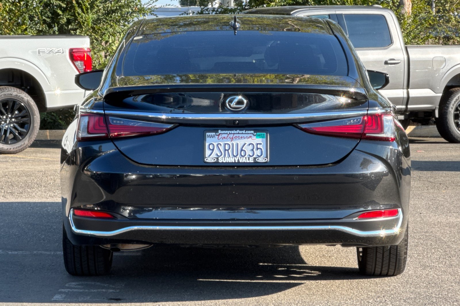 Used 2025 Lexus ES 300h w/ Premium Package FWD image 5
