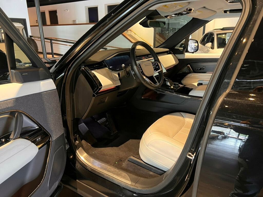 Used 2023 Land Rover Range Rover SE AWD/4WD image 15