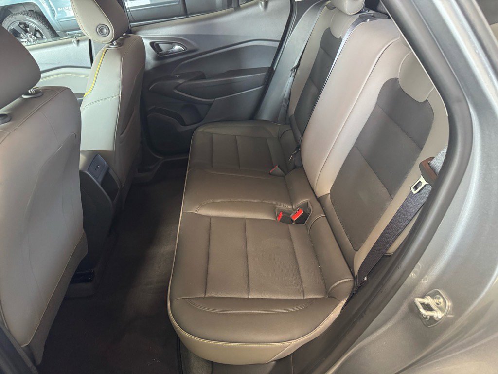 Used 2025 Chevrolet Trax ACTIV w/ Driver Confidence Package image 12