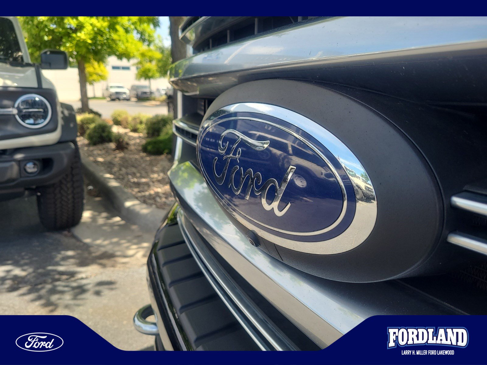 Used 2020 Ford F350 Platinum w/ FX4 Off-Road Package AWD/4WD image 23