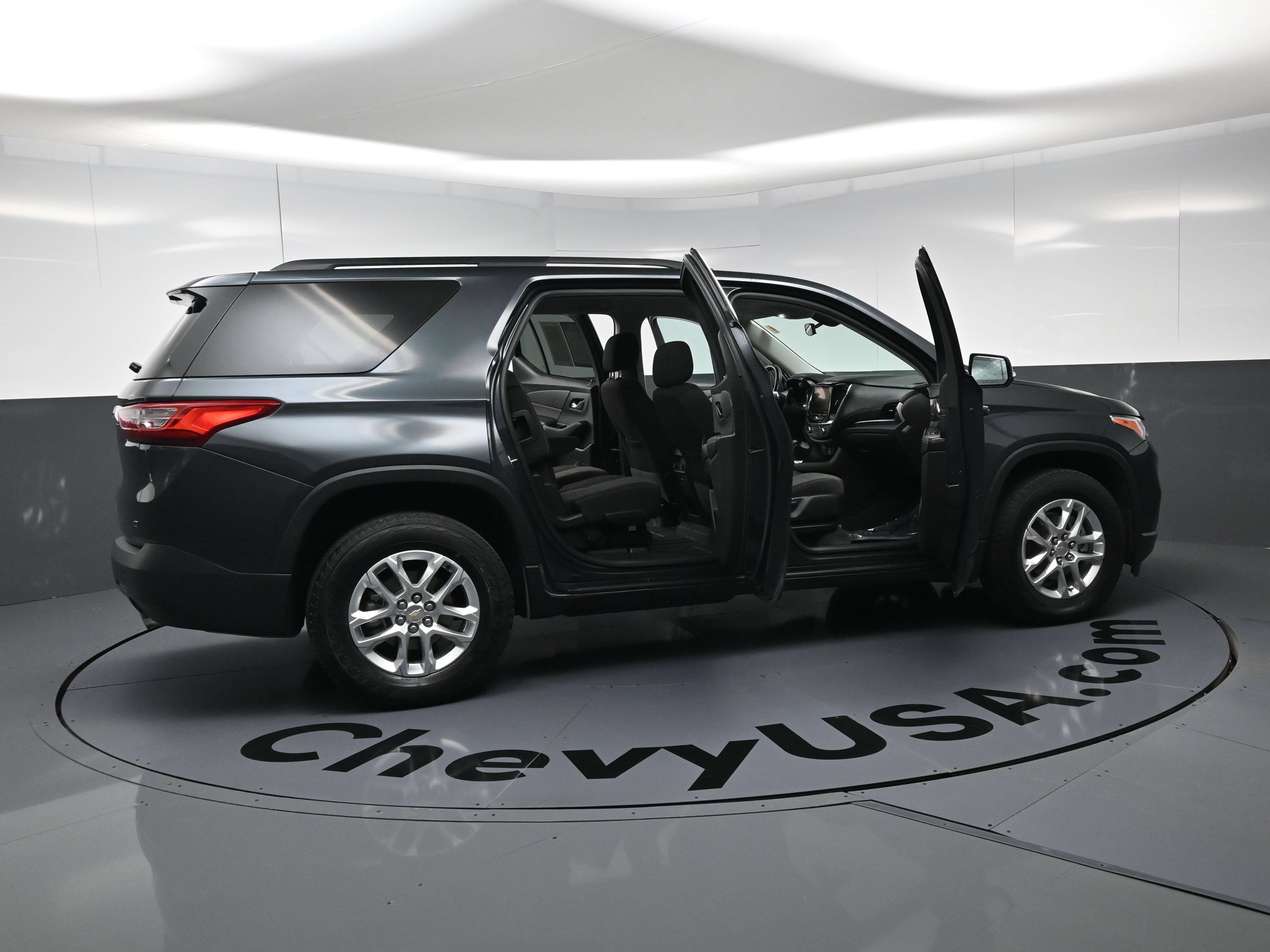 Used 2019 Chevrolet Traverse LT FWD image 25