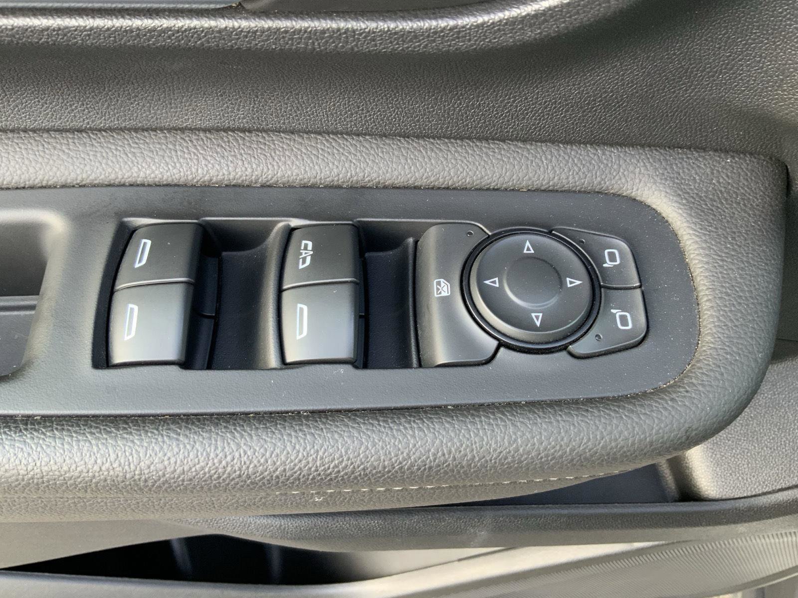 Used 2022 GMC Terrain SLE w/ Elevation Edition image 21