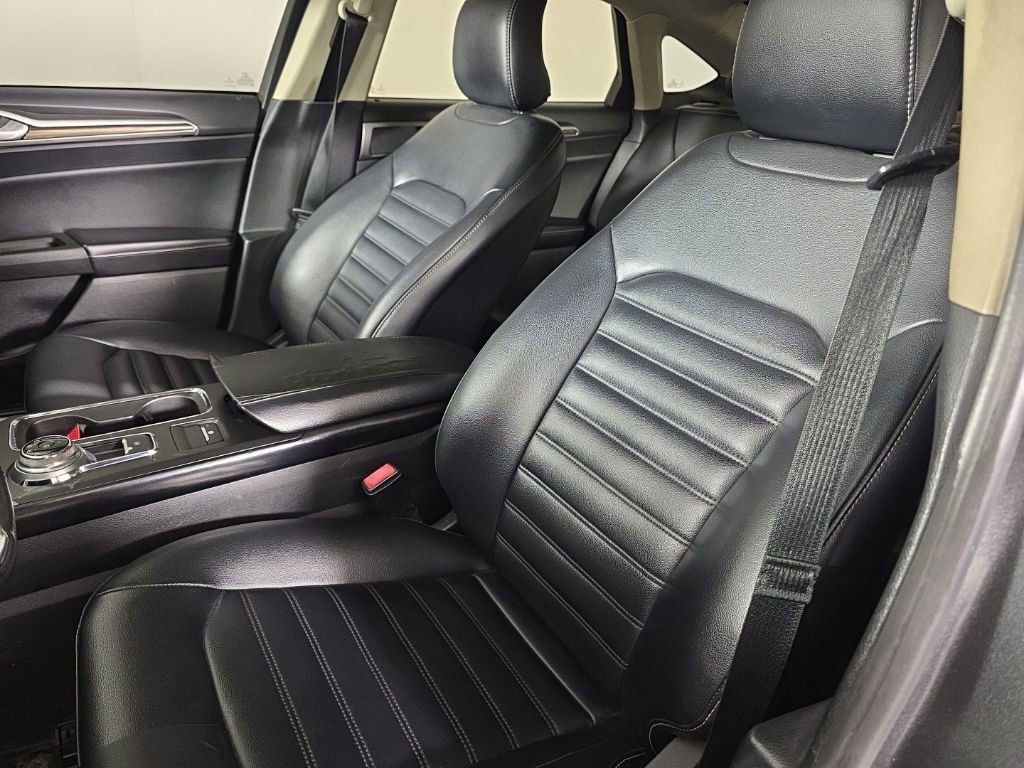 Used 2019 Ford Fusion SEL image 15