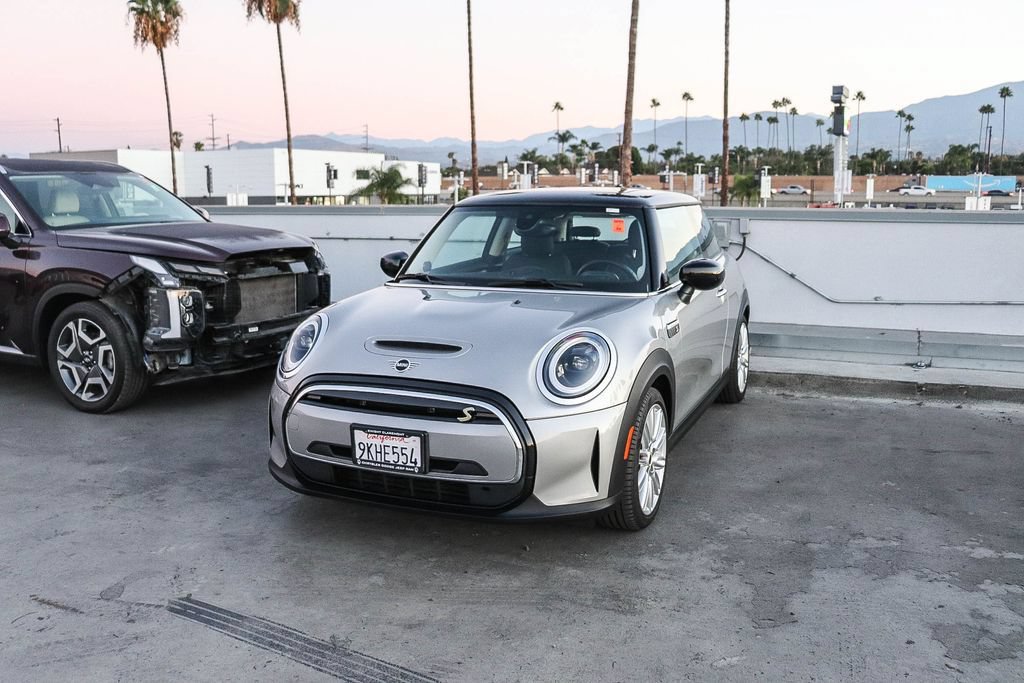 Used 2024 MINI Cooper SE FWD image 4