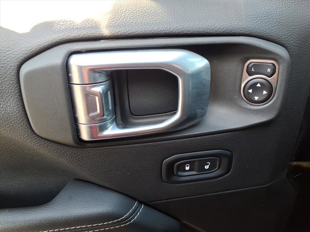 Used 2023 Jeep Wrangler Sahara w/ Cold Weather Group image 11