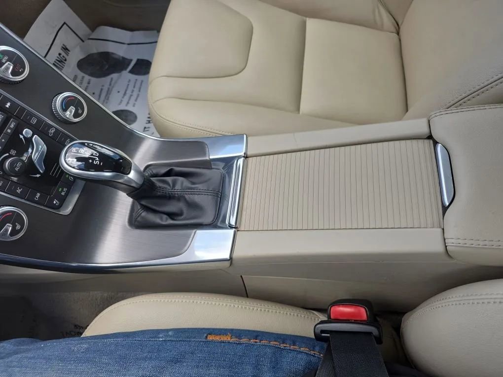 Used 2015 Volvo V60 T5 Premier w/ Convenience Package image 46